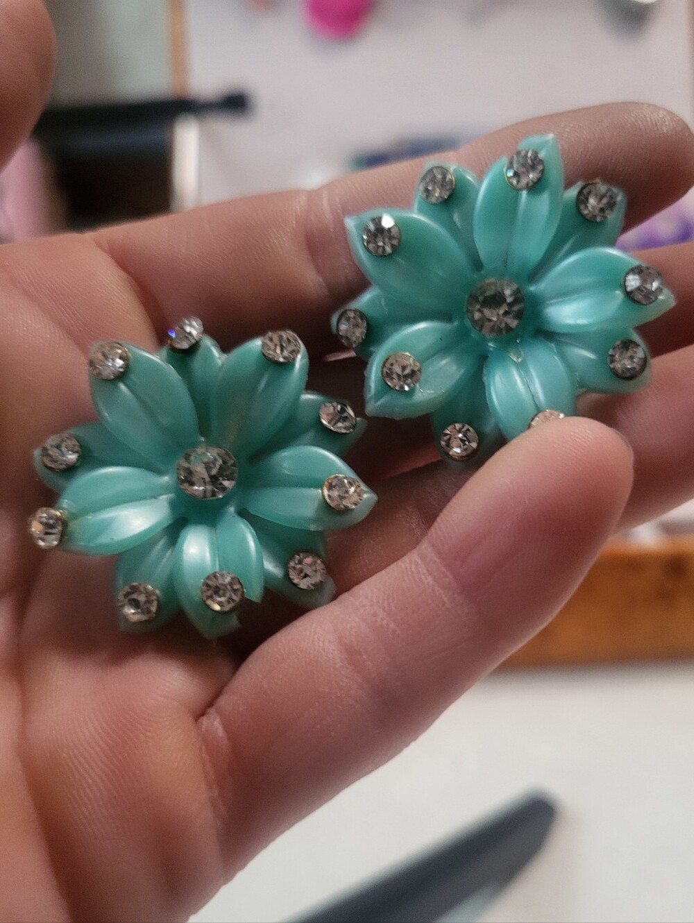 Vintage 1950s Turquoise Flower Rhinestone Clip On Earrings